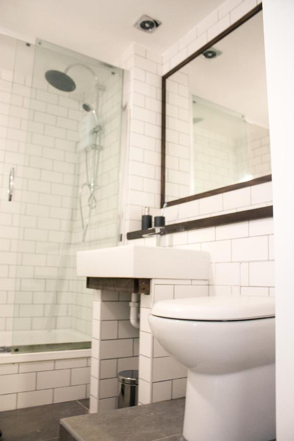 Spacious Industrial Style Apartment Londen Buitenkant foto