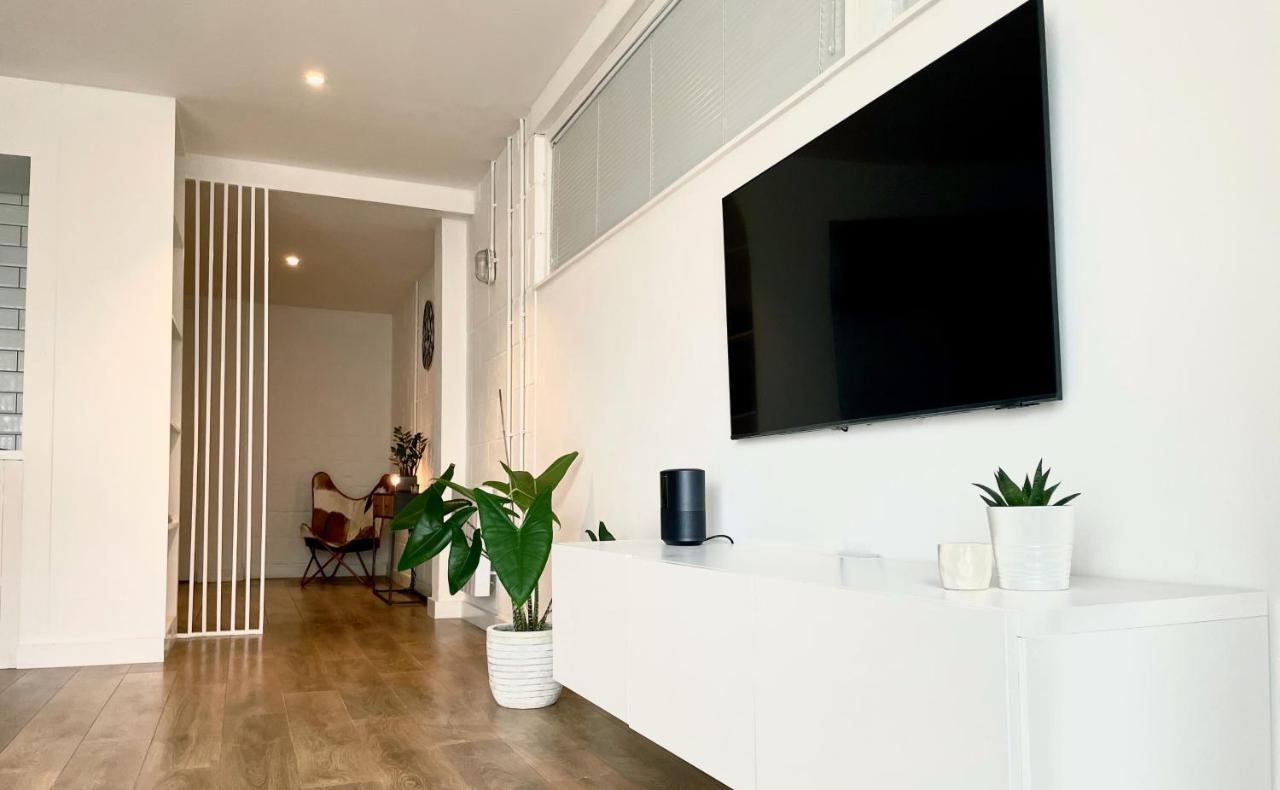 Spacious Industrial Style Apartment Londen Buitenkant foto
